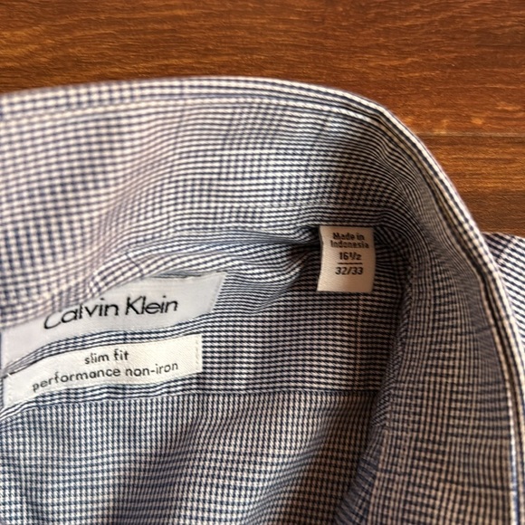 Calvin Klein Pinstripes Non Iron Button Down Dress Shirt Size 16 1/2 32-33 - Picture 3 of 10